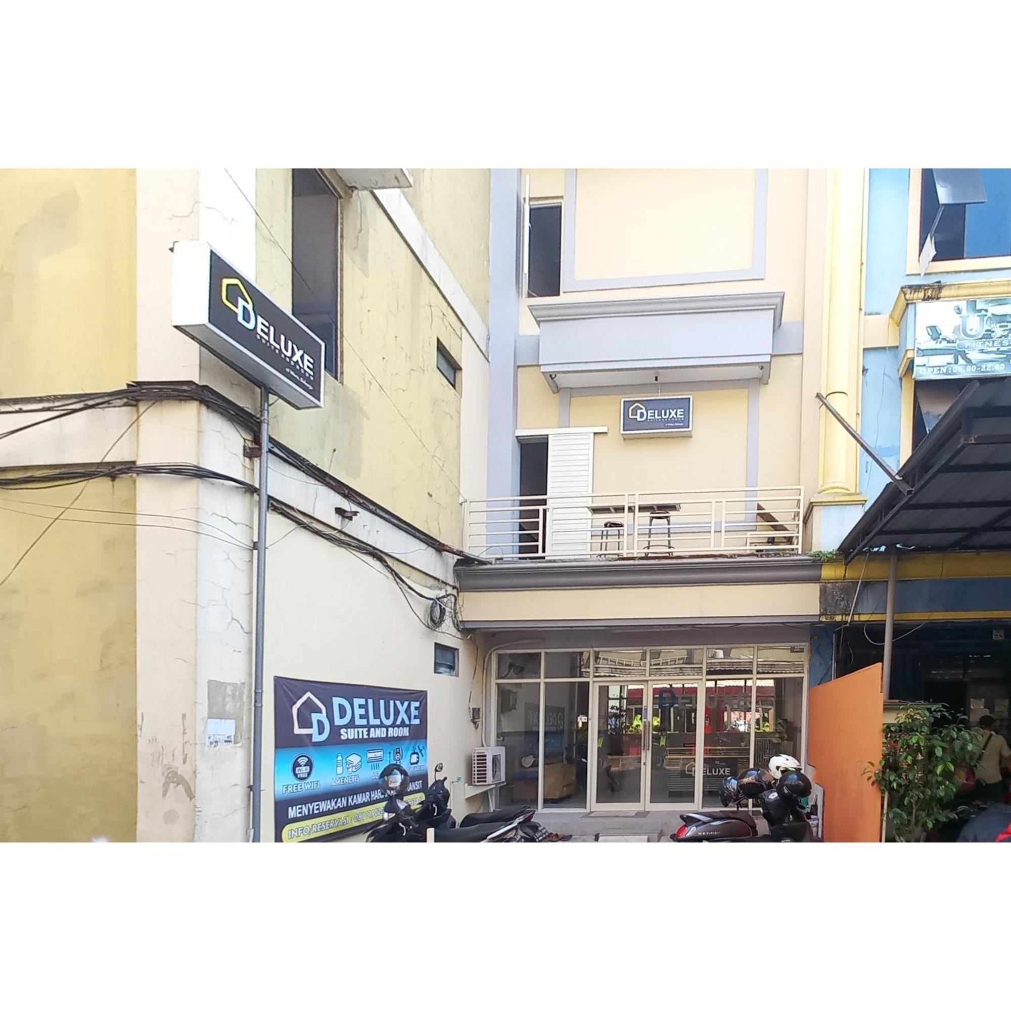 Reddoorz At Deluxe Hotel Near Terminal Purabaya Bungurasih Sidoarjo Ngoại thất bức ảnh